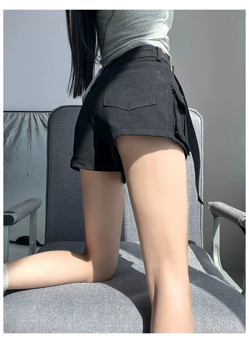 HIGH-WAISTED JEANS SHORTS