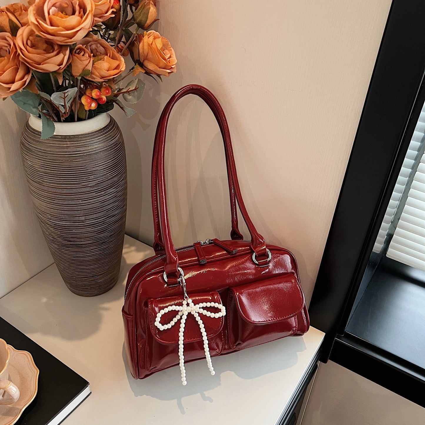 VERSATILE SHOULDER BAG